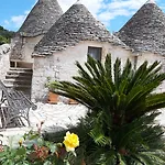 La Rosa Dei Trulli Bed and Breakfast Αλμπερομπέλο