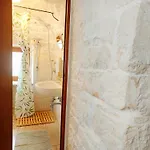 Bed and Breakfast La Rosa Dei Trulli 4*