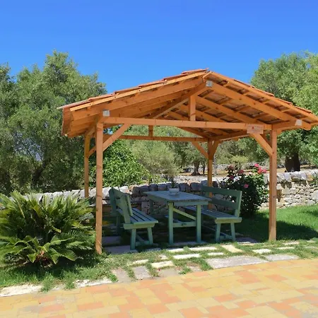 Panzió La Rosa Dei Trulli 4*