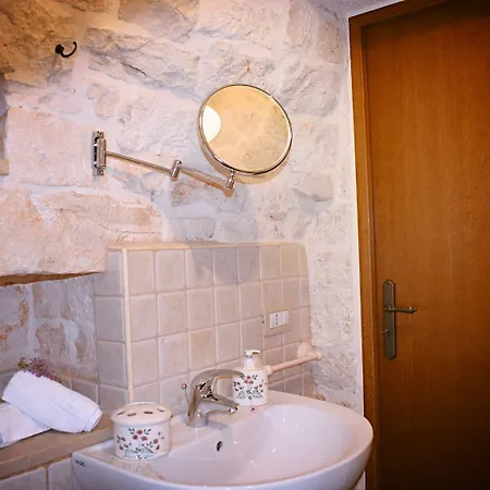 Panzió La Rosa Dei Trulli 4*