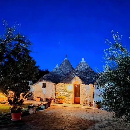 Bed and Breakfast La Rosa Dei Trulli 4*