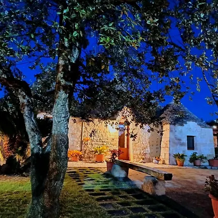 La Rosa Dei Trulli Bed & Breakfast 4*