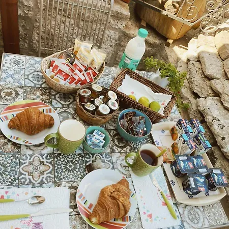 فندق مبيت وإفطار La Rosa Dei Trulli 2*