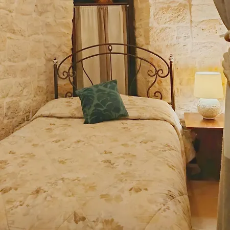 La Rosa Dei Trulli Bed & Breakfast 4*