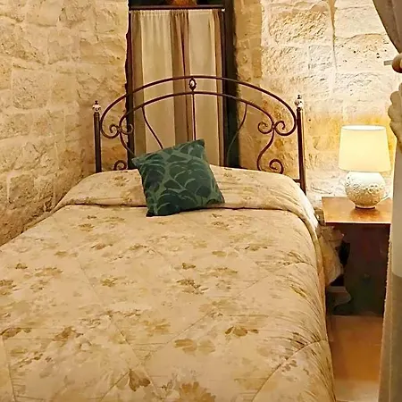 La Rosa Dei Trulli Bed & Breakfast 4*
