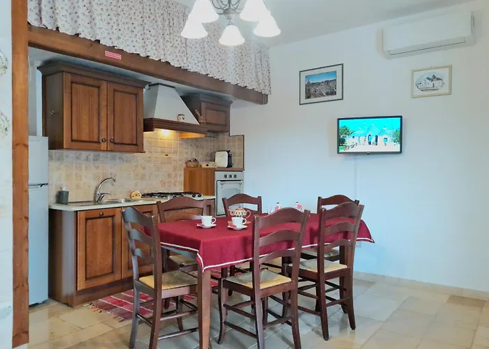 Bed & Breakfast La Rosa Dei Trulli 4*